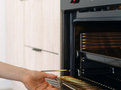 Mrlje i naslage u pećnici najlakše se uklanjaju ovim proizvodom