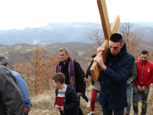 FOTO: Put križa - Prva korizmena nedjelja u župi Uzdol