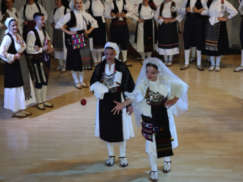 FOTO/VIDEO: Večer folklora u Prozoru