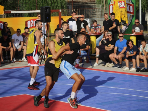 FOTO: Ekipa ''Makarska 3x3'' pobjednik 19. Streetball Rama 2021.