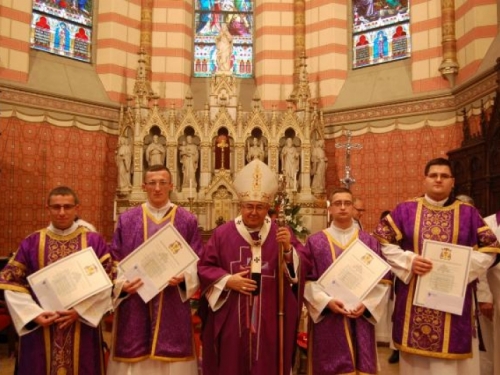 Kardinal Puljić zaredio četvoricu vrhbosanskih bogoslova za đakone