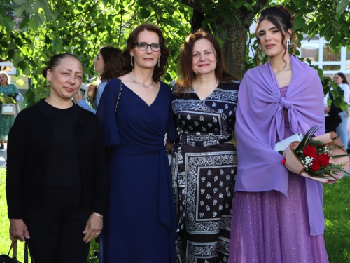 FOTO/VIDEO: Matura 2024. - Defile mladosti na ulicama Prozora