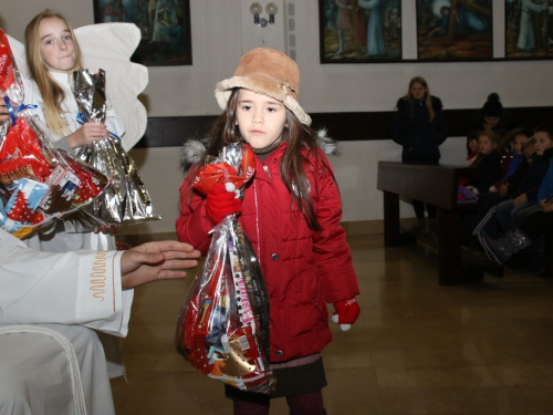 ​FOTO: Sv. Nikola s radošću dočekan u župi Rumboci