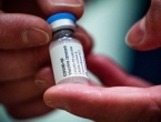 SAD privremeno obustavlja cijepljenje cjepivom koje uskoro stiže kod nas