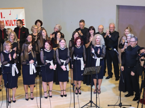 FOTO/VIDEO: Večer etno pjesme u Prozoru