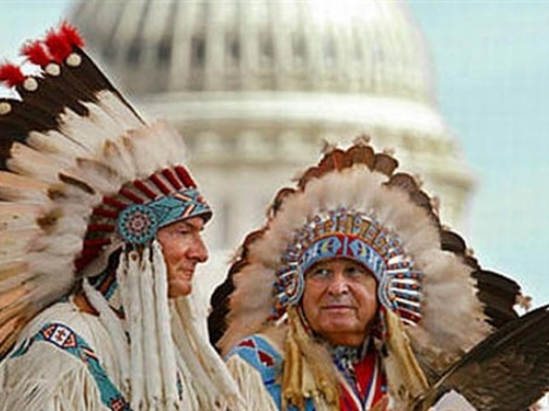 Papa na strani Indijanaca: Starosjedioci imaju pravo na svoju zemlju