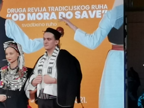 Ramsko svadbeno ruho na reviji ''Od mora do Save''