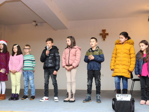 FOTO: Sv. Nikola i ove godine razveselio djecu u župi Rama-Šćit
