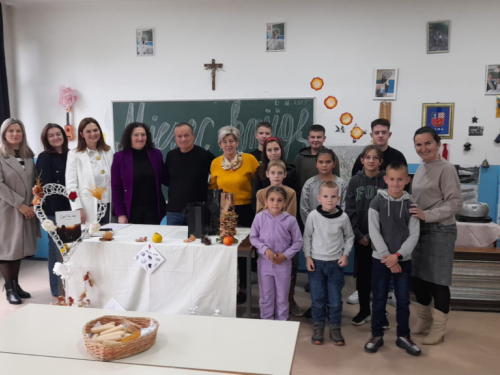 U OŠ Veselka Tenžere na Uzdolu obilježen Mjesec hrvatske knjige