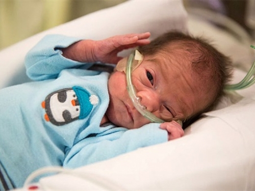Majka održavana na životu 54 dana kako bi liječnici porodili njezino dijete