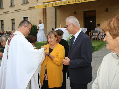 FOTO: Na Šćitu započela trodnevnica, Mladu misu slavio p. Marko Petričević