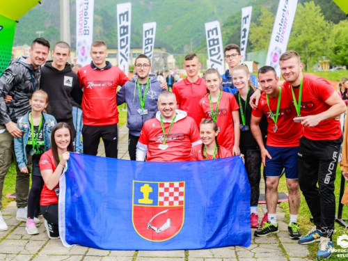 FOTO: ''Rama u srcu'' osvojila prvo i drugo mjesto u muškoj štafeti polumaratona u Jablanici