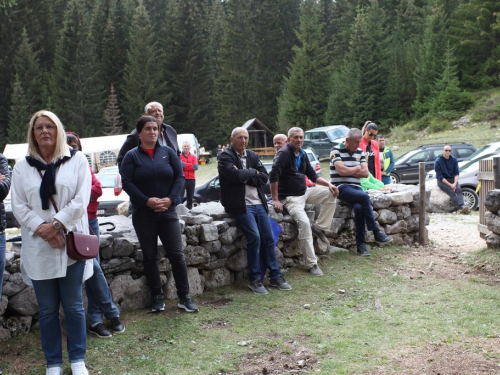 FOTO: Na Vranu služena sv. misa za poginule duvandžije