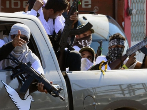 Građani sami oslobodili grad od narkokartela i razoružali policiju