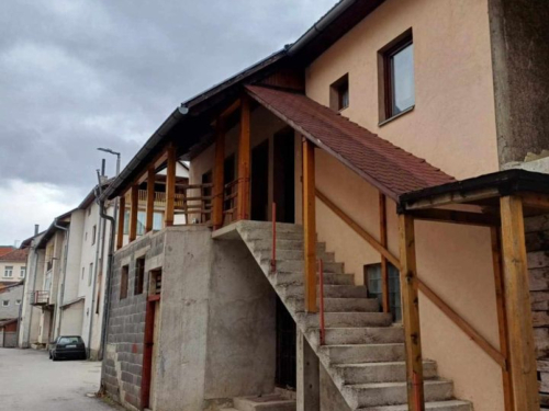OGLAS: Prodaje se kuća s poslovnim prostorom u centru Prozora