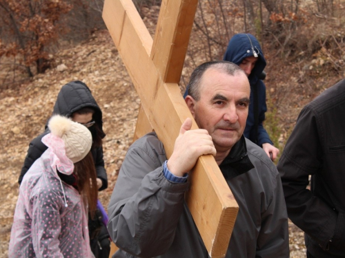 FOTO: Put križa u župi Uzdol - prva korizmena nedjelja