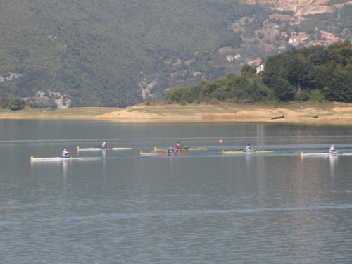 FOTO: Na Ramskom jezeru održana veslačka regata