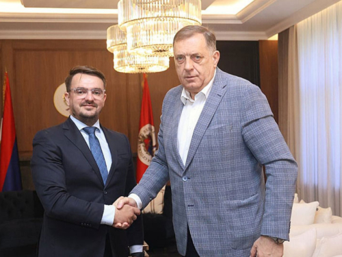 Dodik priznao da više nije predsjednik RS-a? Ukaz o važnom zakonu potpisao Pranjić
