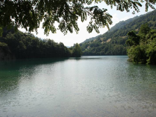 FOTO: Akcija čišćenja odmorišta i plaže na Gračacu