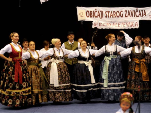 FOTO: Ramci na ''Običajima starog zavičaja'' okupili folkloraše iz tri države