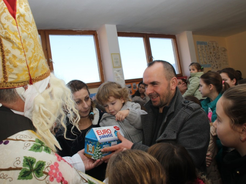 FOTO: Sv. Nikola radosno dočekan i u župi Rama Šćit