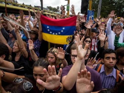 Godišnja inflacija u Venezueli gotovo 2,3 milijuna posto