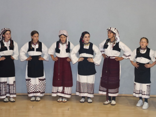 FOTO/VIDEO: 2. večer folklora u Prozoru - ''Običaje svoje zaboravit neću''