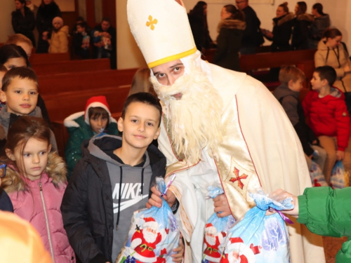 FOTO: Sv. Nikola posjetio župu Prozor