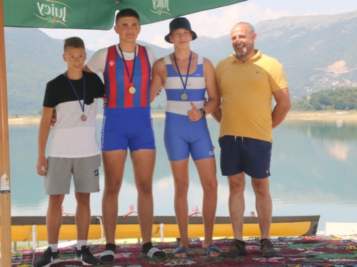 FOTO: Na Ramskom jezeru održana veslačka regata