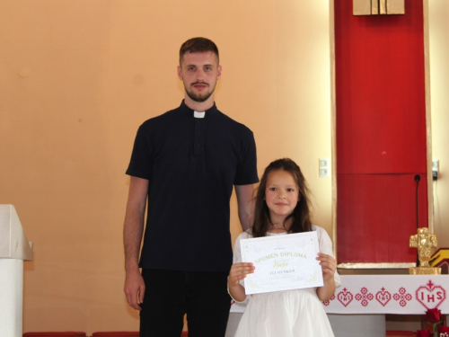FOTO: U Prozoru održan 18. festival duhovne glazbe ''Djeca pjevaju Isusu''
