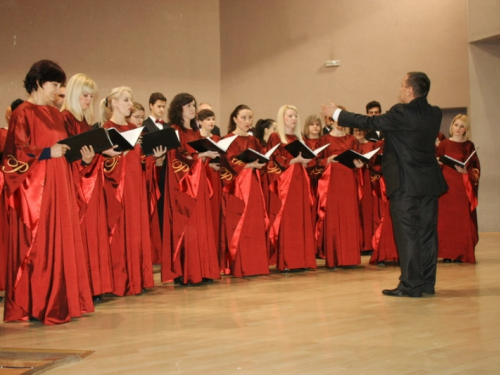 FOTO: Koncert Međureligijskog zbora "Pontanima" u Prozoru