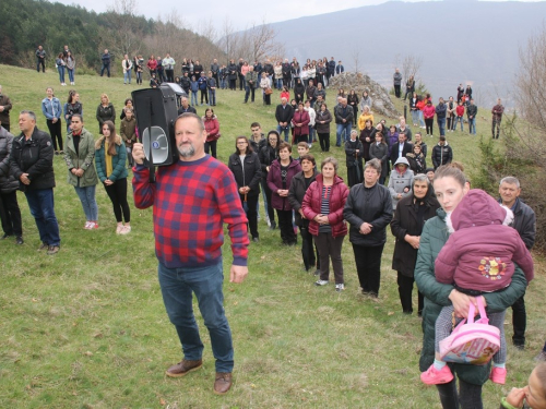 FOTO: Ramski put križa na brdo Gračac