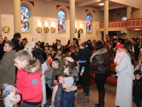 FOTO: Sv. Nikola posjetio župu Prozor