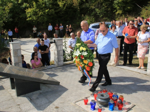 FOTO: Obilježena 22. obljetnica stradanja Hrvata na Hudutskom