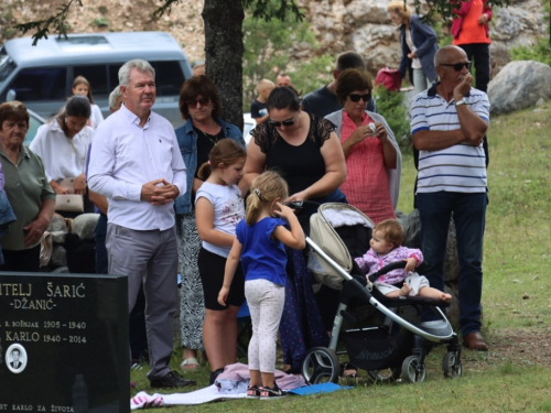 FOTO/VIDEO: Na Vranu služena sv. misa za poginule duvandžije