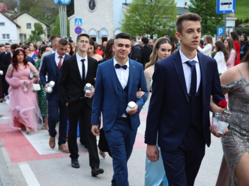 FOTO/VIDEO: Matura 2023. - Defile mladosti na ulicama Prozora