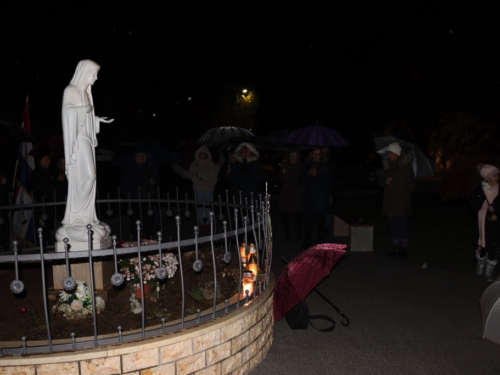 VIDEO/FOTO: U Podboru započela molitva krunice za domovinu