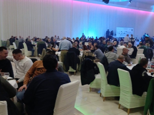 Duvanjska kobasijada: Ivica Sičaja osvojio tri srebrne i jednu zlatnu plaketu