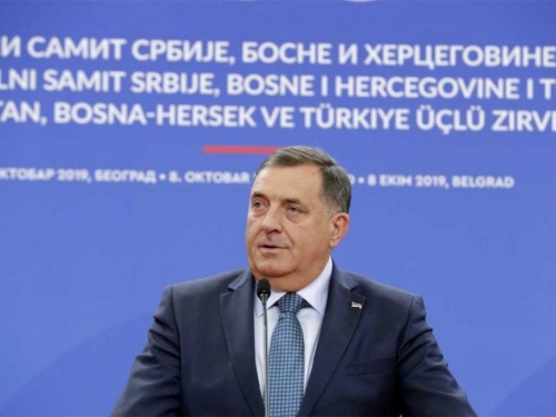 Dodik spreman na razgovor sa Izetbegovićem i Čovićem, ali bez stranaca