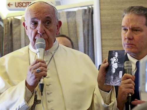 Papa: Svijet je na rubu nuklearnog rata. Bojim se