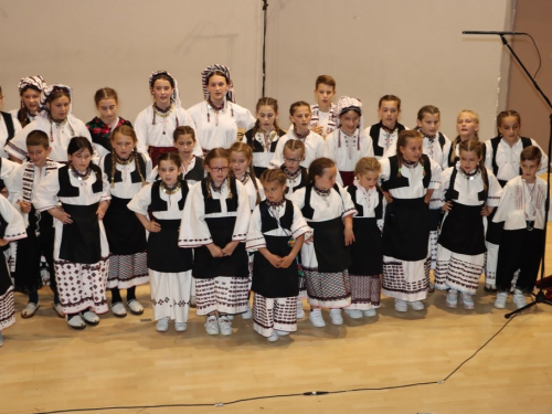 FOTO/VIDEO: Škola folklora u Prozoru koncertom predstavila svoj rad