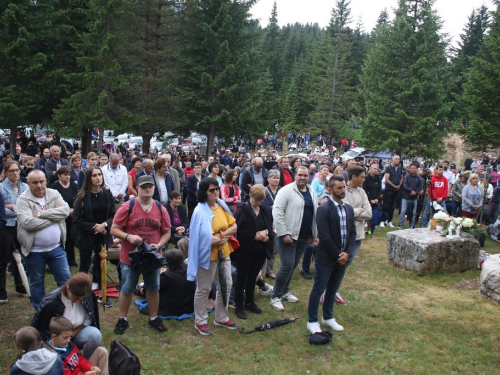 FOTO/VIDEO: Tisuće vjernika na Kedžari proslavilo Divin dan