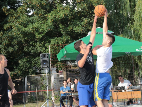 FOTO: Druga večer Streetball turnira u Prozoru