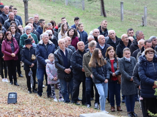 FOTO: Put križa kroz fratarski gaj na Šćitu