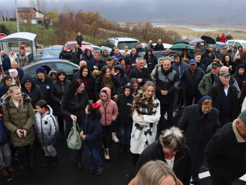 FOTO/VIDEO: Svečano otvoren prodajni centar Baković u Ripcima