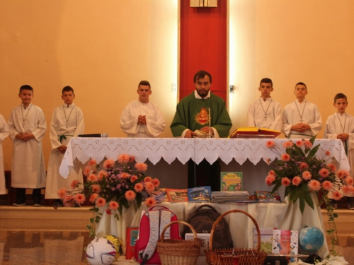 FOTO: Sv. Misa za početak nove školske godine u župi Prozor