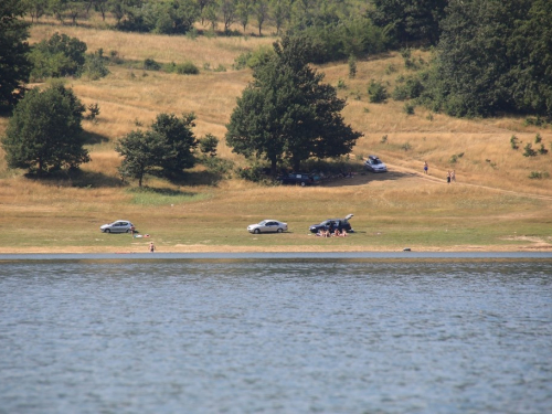 FOTO/VIDEO: Ramci spas od vrućina pronašli na Ramskom jezeru