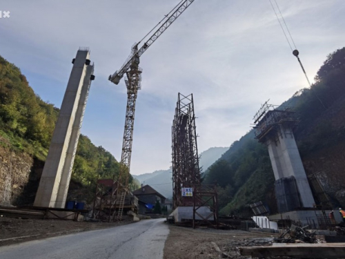 Širokobriješki Hering i azerbajdžanski Azvirt grade vijadukte preko rijeke Bosne kod Vranduka