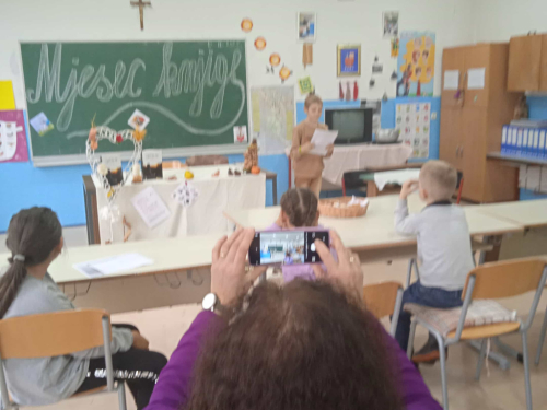 U OŠ Veselka Tenžere na Uzdolu obilježen Mjesec hrvatske knjige