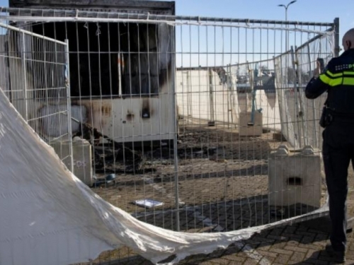Neredi u Nizozemskoj, zapaljen centar za testiranje na koronavirus